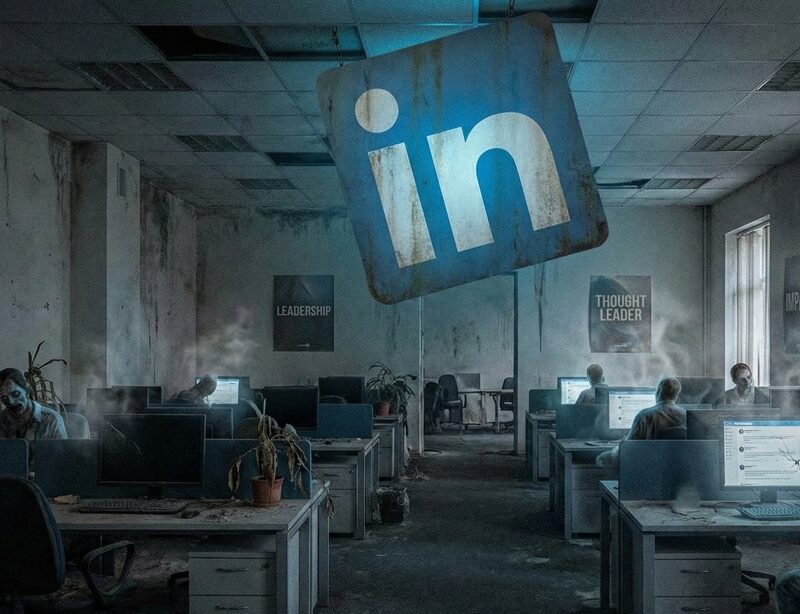 Dystopisches, verfallenes Grossraumbüro mit zombieartigen Gestalten an Computern und einem riesigen, verrosteten LinkedIn-Logo, das von der Decke hängt.